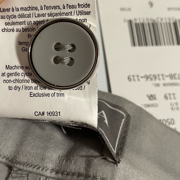 Laura | NWT Light Grey Ankle Capris Pants - Picture 10 of 11